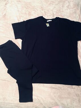Zenana | NWT | Comfy Athleisure Black Boxy T-Shirt and Legging Coordinating Set